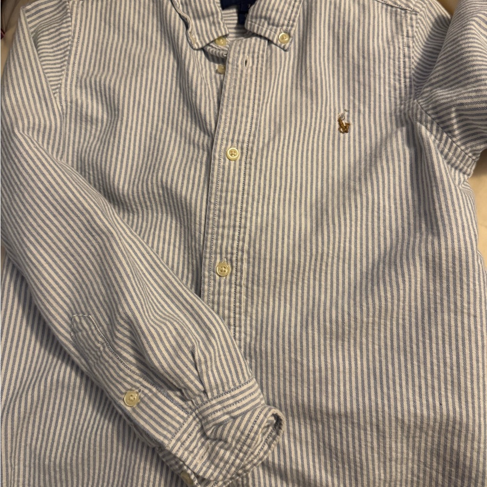 Button down - Picture 2 of 2